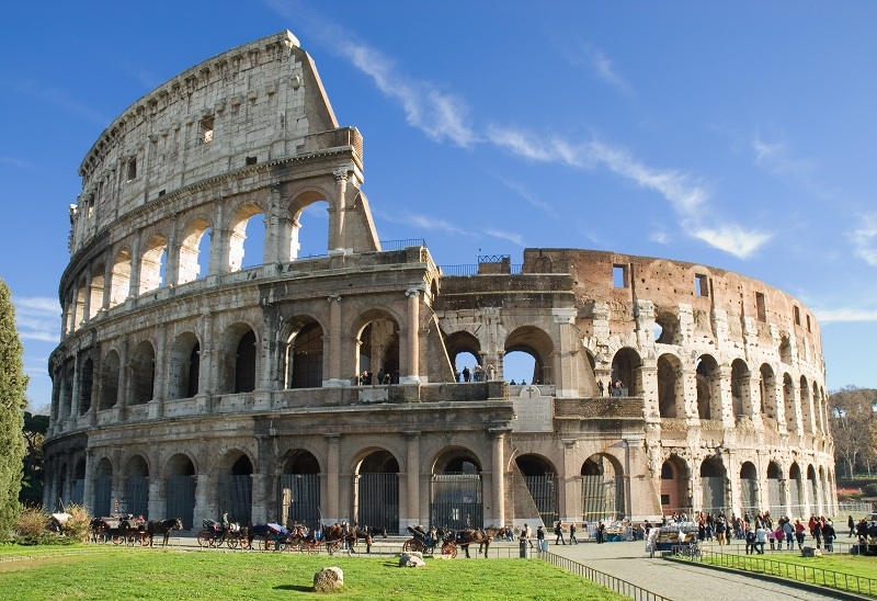 Колизей или амфитеатр Флавиев — амфитеатр, памятник архитектуры Древнего Рима, наиболее известное и одно из самых грандиозных сооружений Древнего мира, сохранившихся до нашего времени.