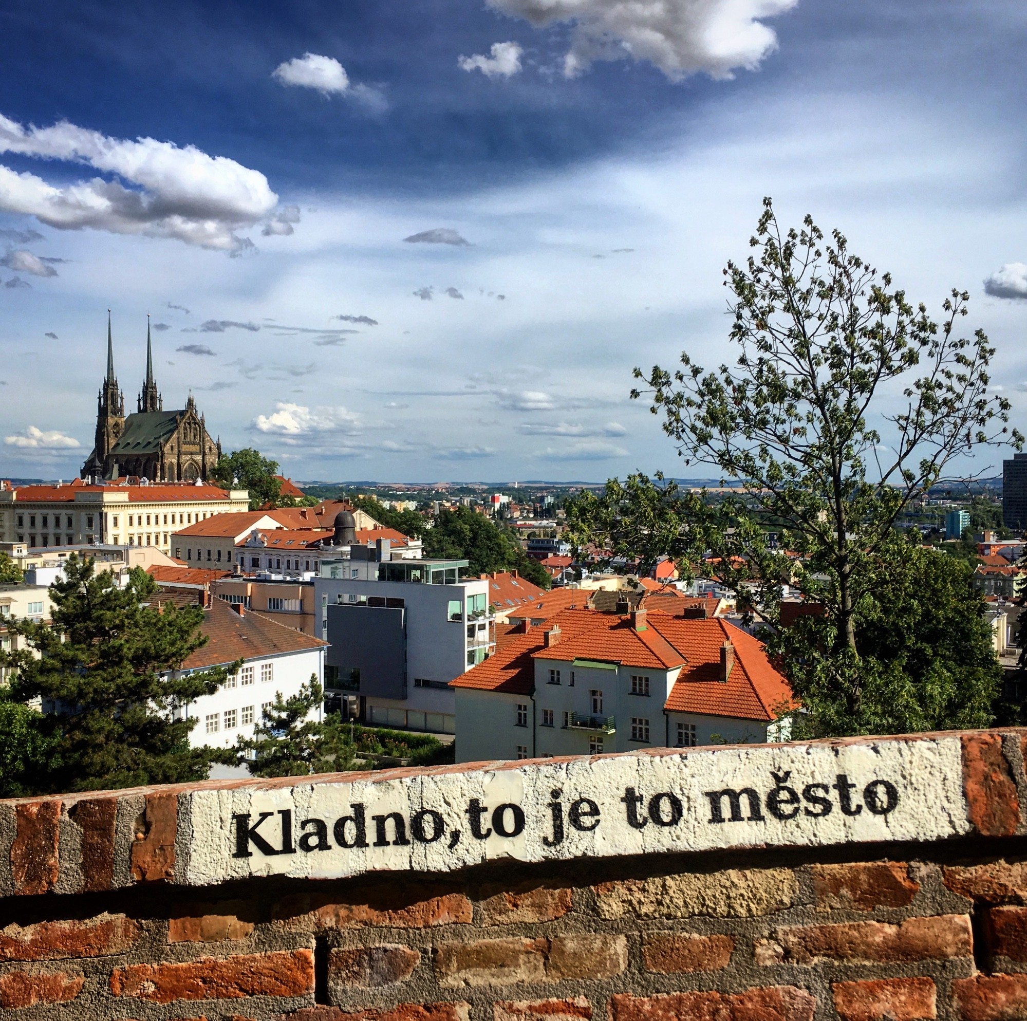 Скажи европа. Брно климат. Брно надпись. Брно в ноябре. Чешское Любительское.