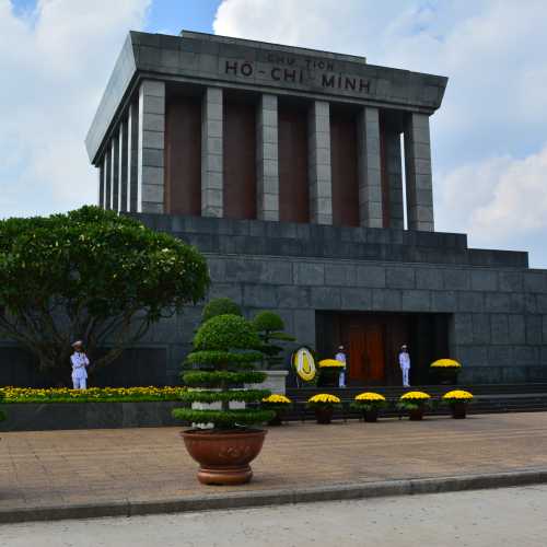 Мавзолей Хо Ши Мина, Вьетнам