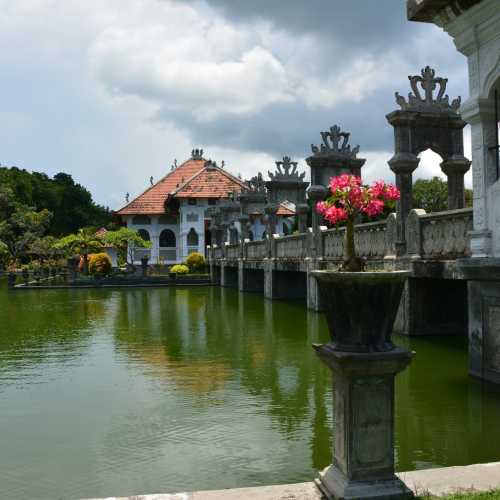 Водный дворец Таман Уджунг (Taman Soekasada Ujung Water Palace), Indonesia