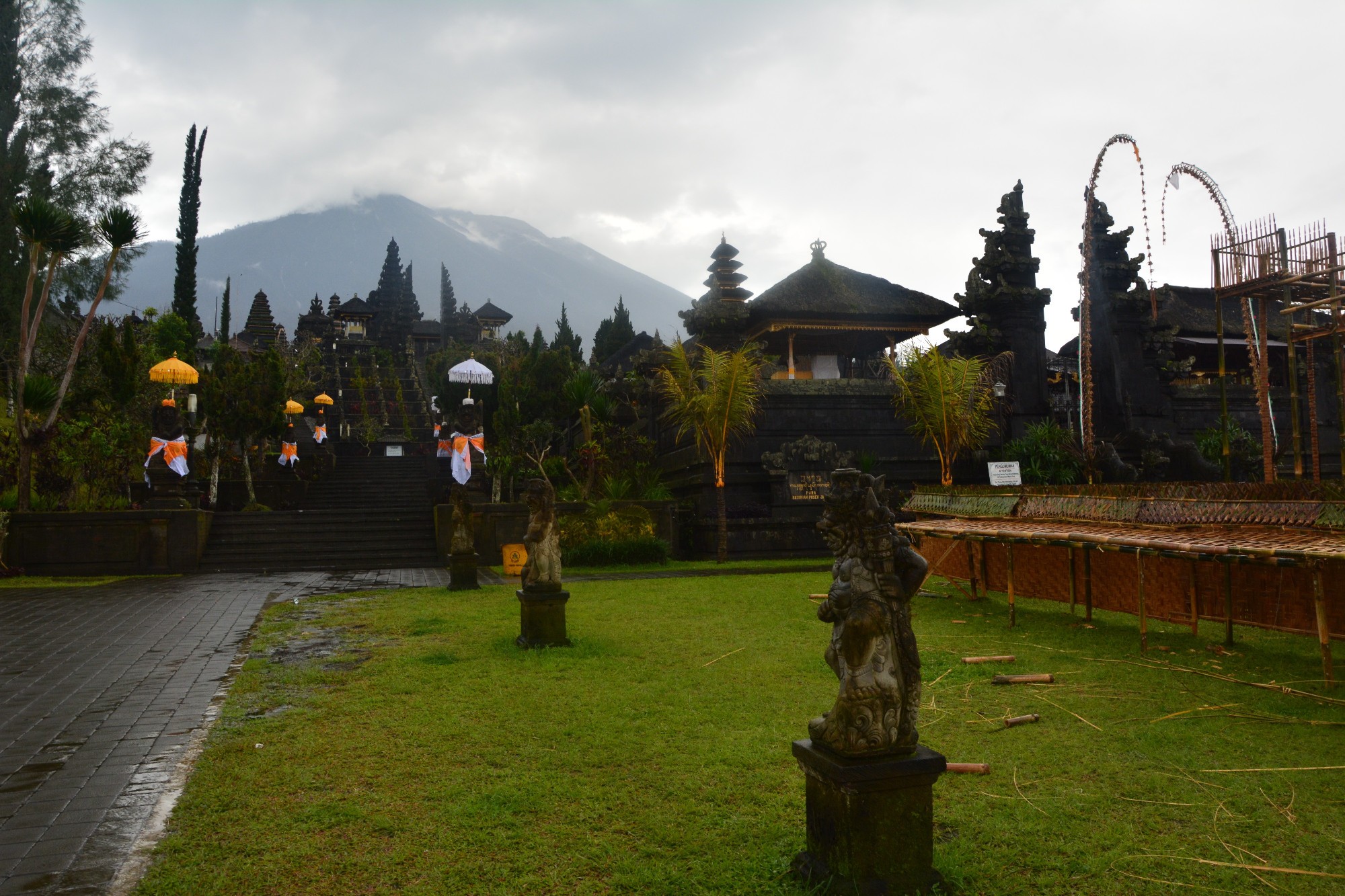 Храмовый комплекс Пура Бесаких (Pura Penataran Agung Besakih), Индонезия