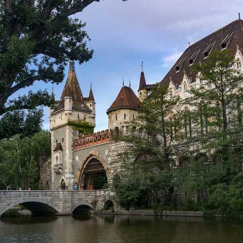Замок Вайдахуняд, Венгрия