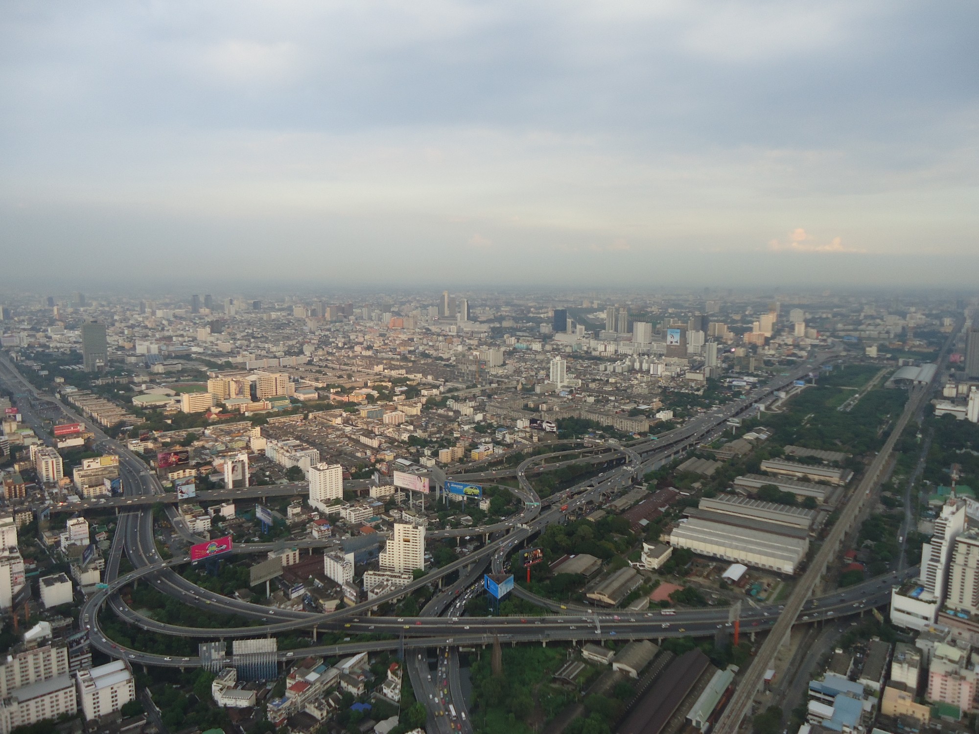Бангкок. Вид с небоскрёба Baiyoke Sky Tower