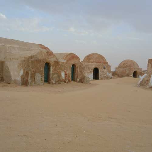 Город построенный Джорджем Лукасом в пустыне Туниса, Тунис