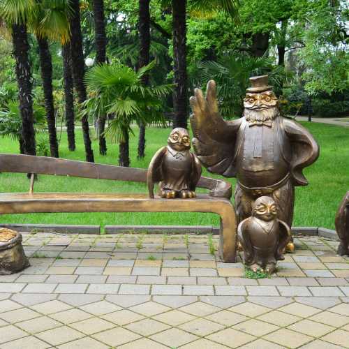 Father Owl & Children, Russia