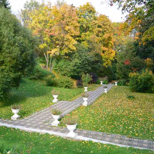Кировский ботанический сад