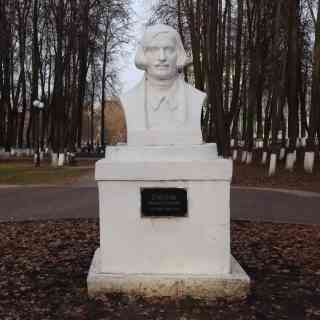 Памятник Гоголю photo