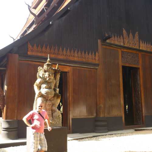 Музей Баан Дам, Thailand