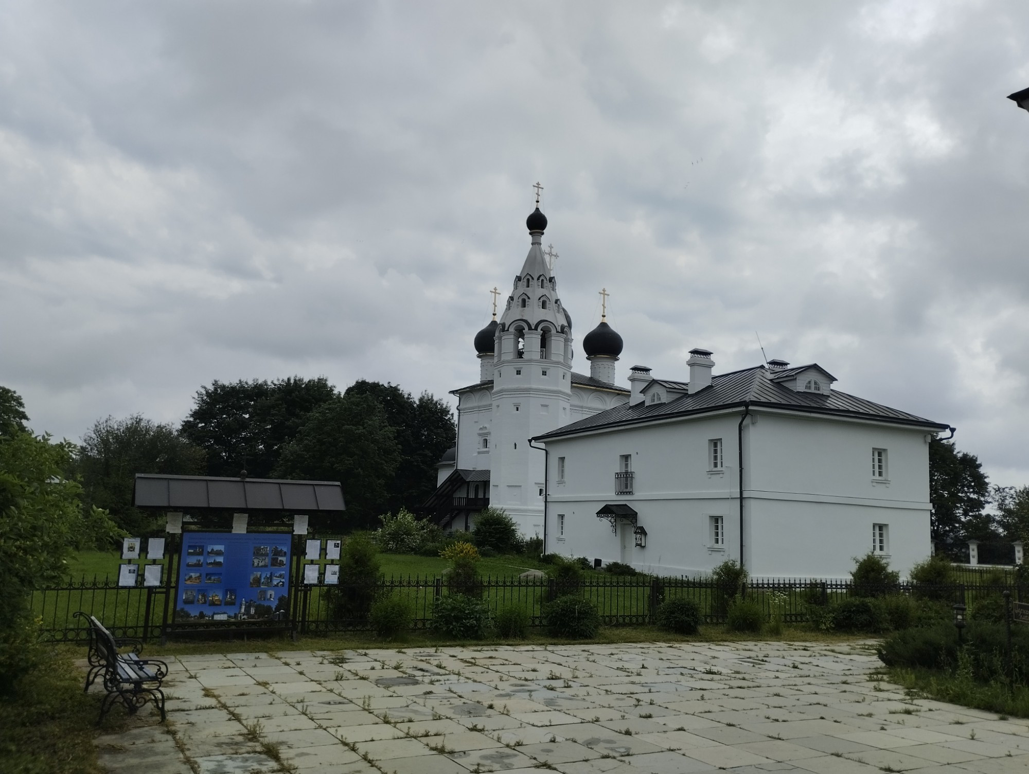 Памятник воину-освободителю, Россия