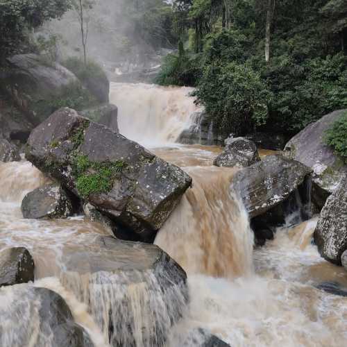 Водопады в Рамбода, Шри-Ланка