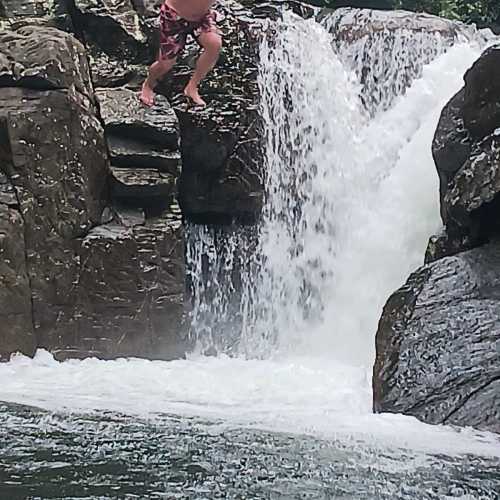 Водопад Полгампола, Sri Lanka