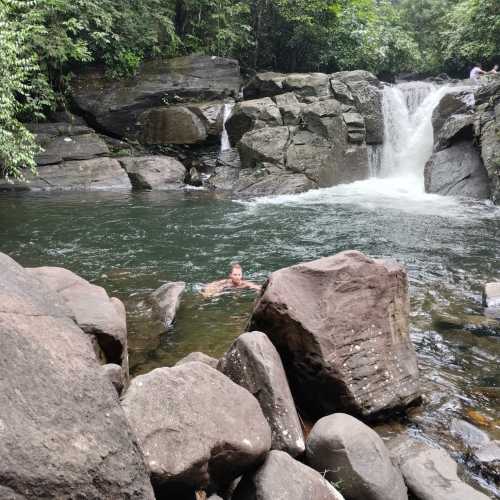 Водопад Полгампола, Шри-Ланка
