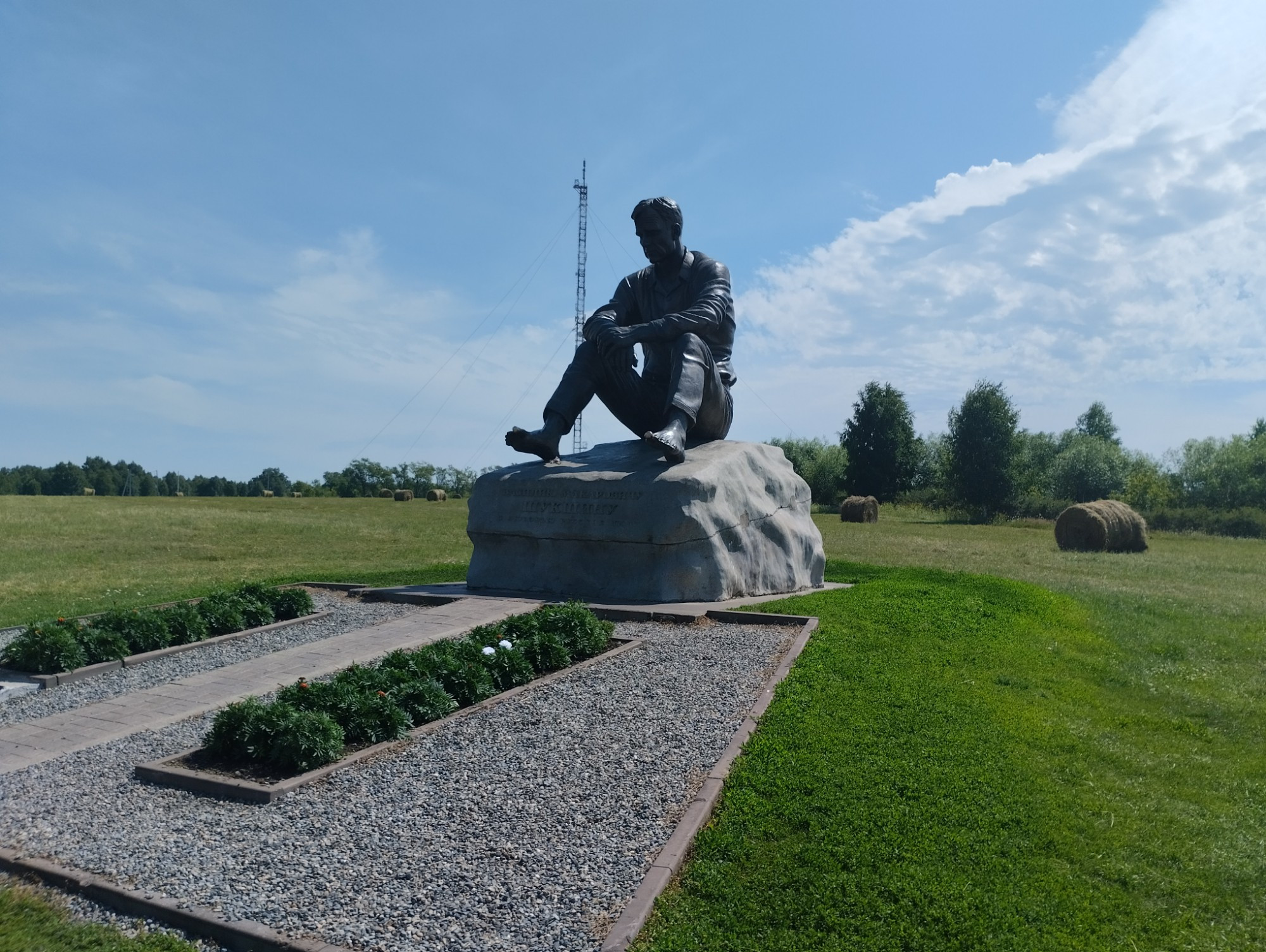 Памятник В.М.Шукшину в Сростках, Russia