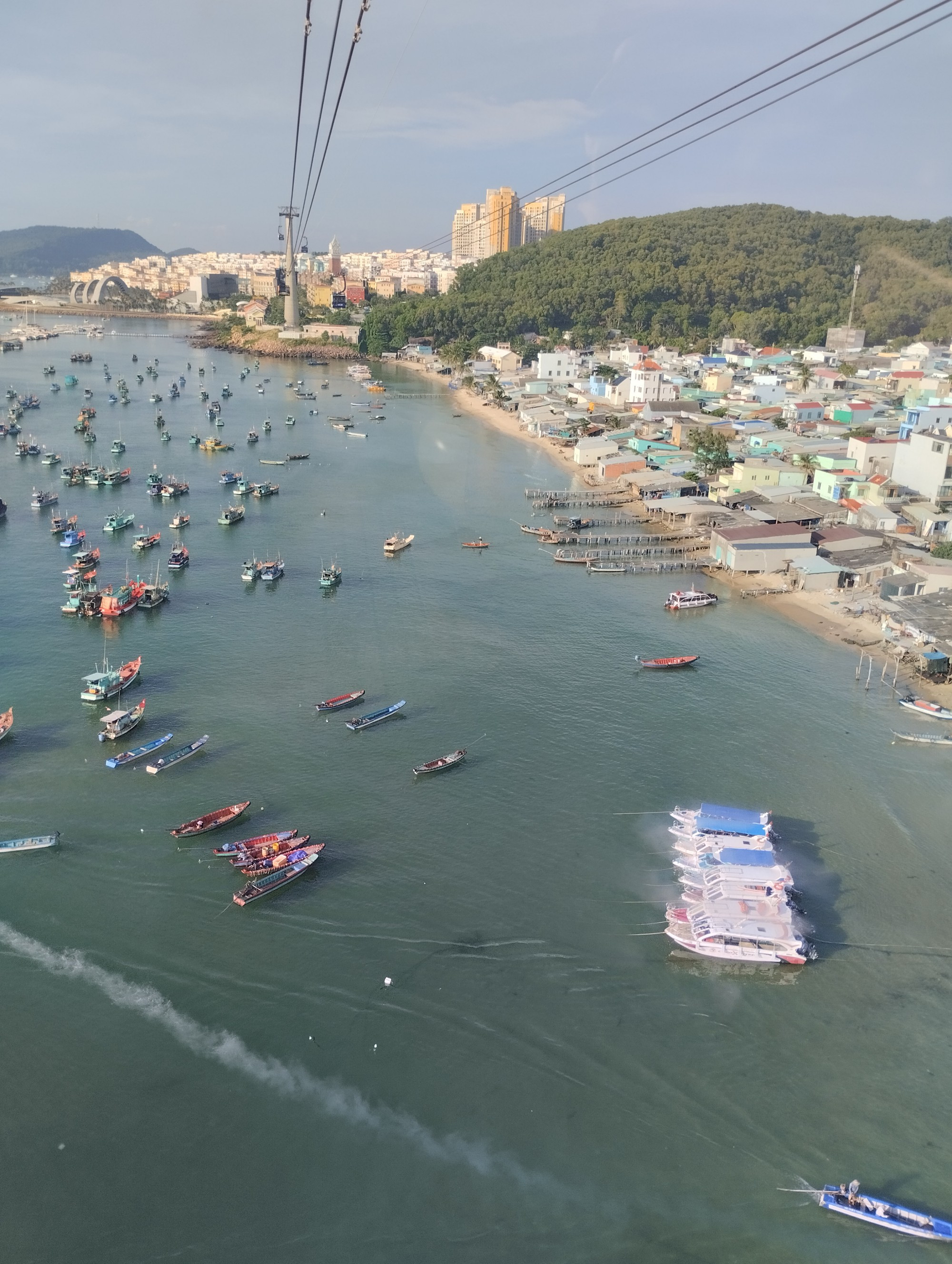 Сунсет Таун, Vietnam