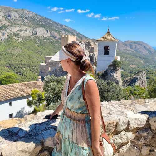 Замок Гуадалест, Испания