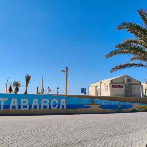 Остров Новая Табарка, Испания