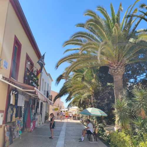 Остров Новая Табарка, Испания