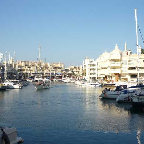 Пуэрто Марина, Испания