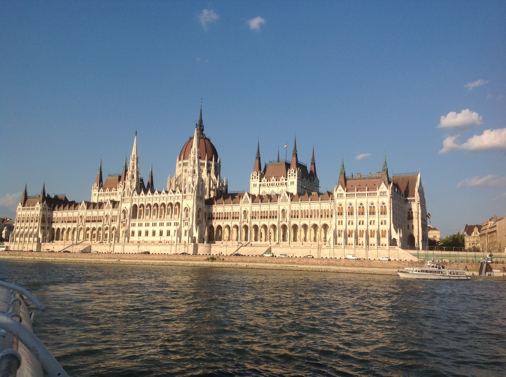 Будапешт. Здание парламента.