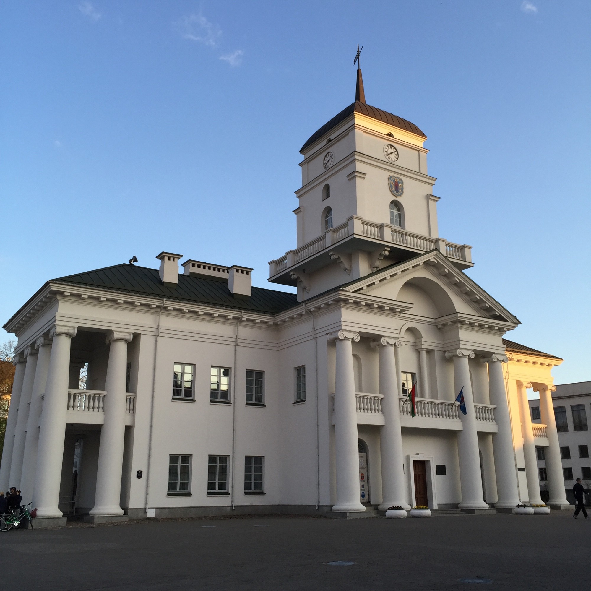 Городская ратуша минск. Минская ратуша Минск. Town Hall Square Гродно. Минск ратуша зима. Ратуша Гомеля современная архитектура.