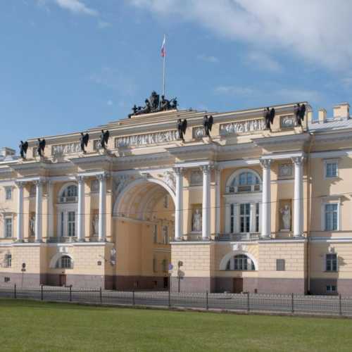 Здание Сената и Синода, Россия