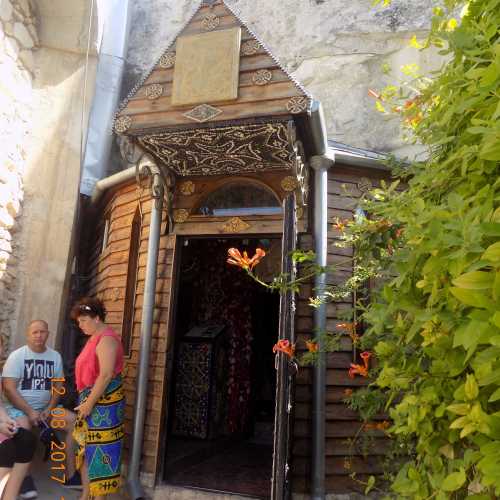 Бисерный храм, Крым