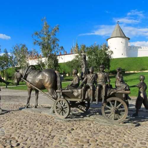 Памятник Благотворителю, Россия