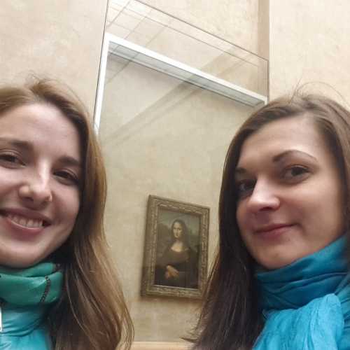 «Мо́на Ли́за», она же «Джоко́нда», — картина Леонардо да Винчи, находящаяся в Лувре