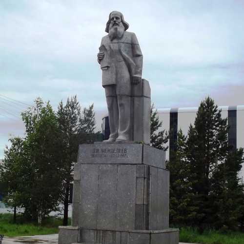 Памятник Дмитрию Ивановичу Менделееву, Россия