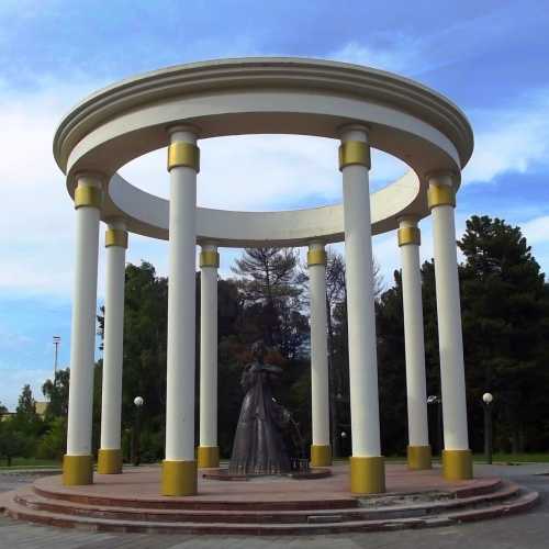Памятник жёнам декабристов, Россия
