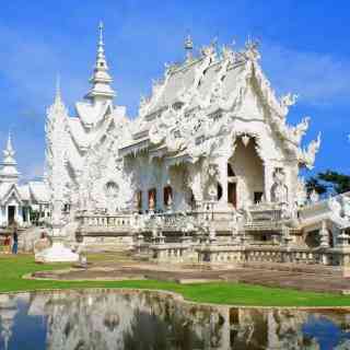 Wat Rong Khun photo