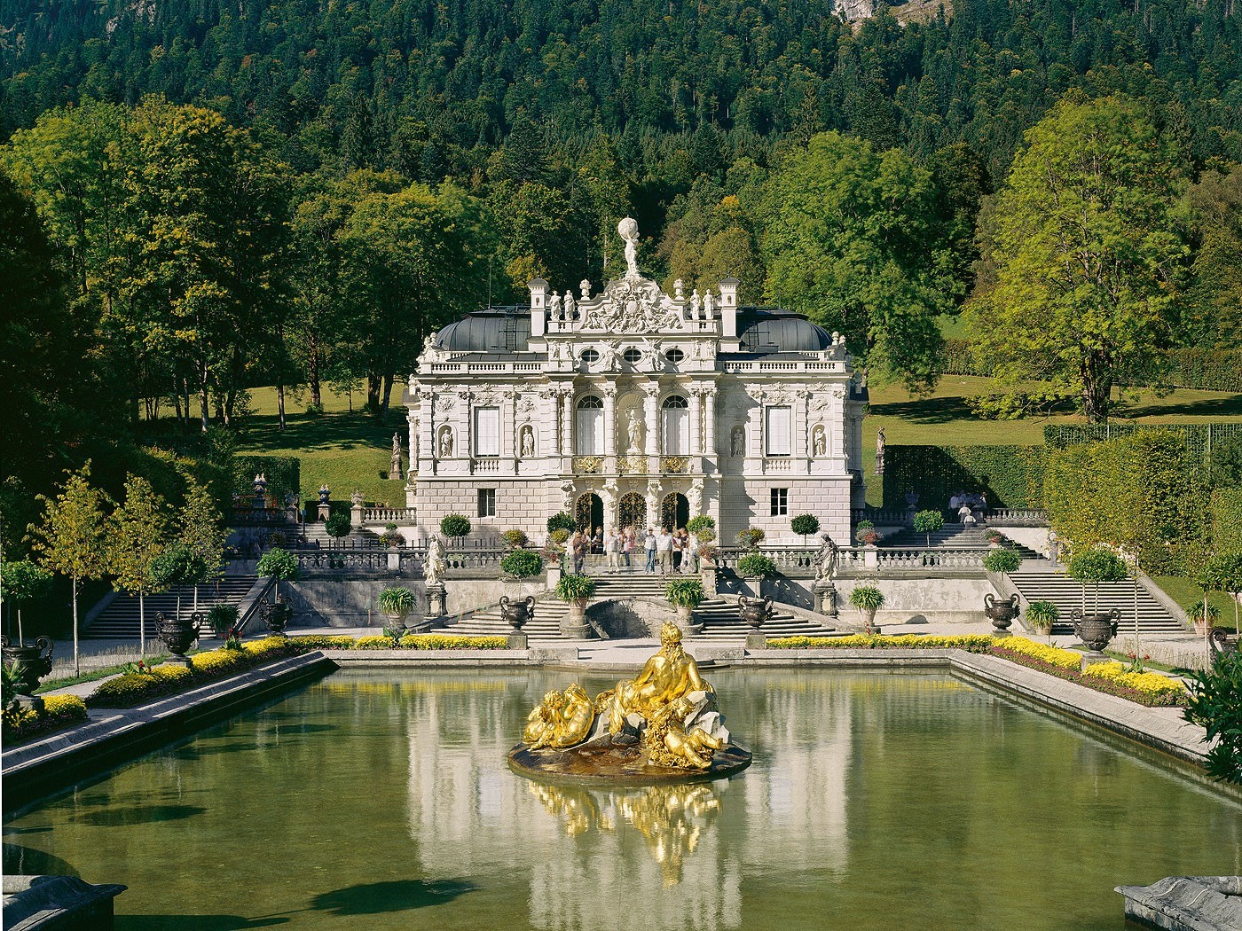 Один из прекраснейших дворцов Людвига Баварского.