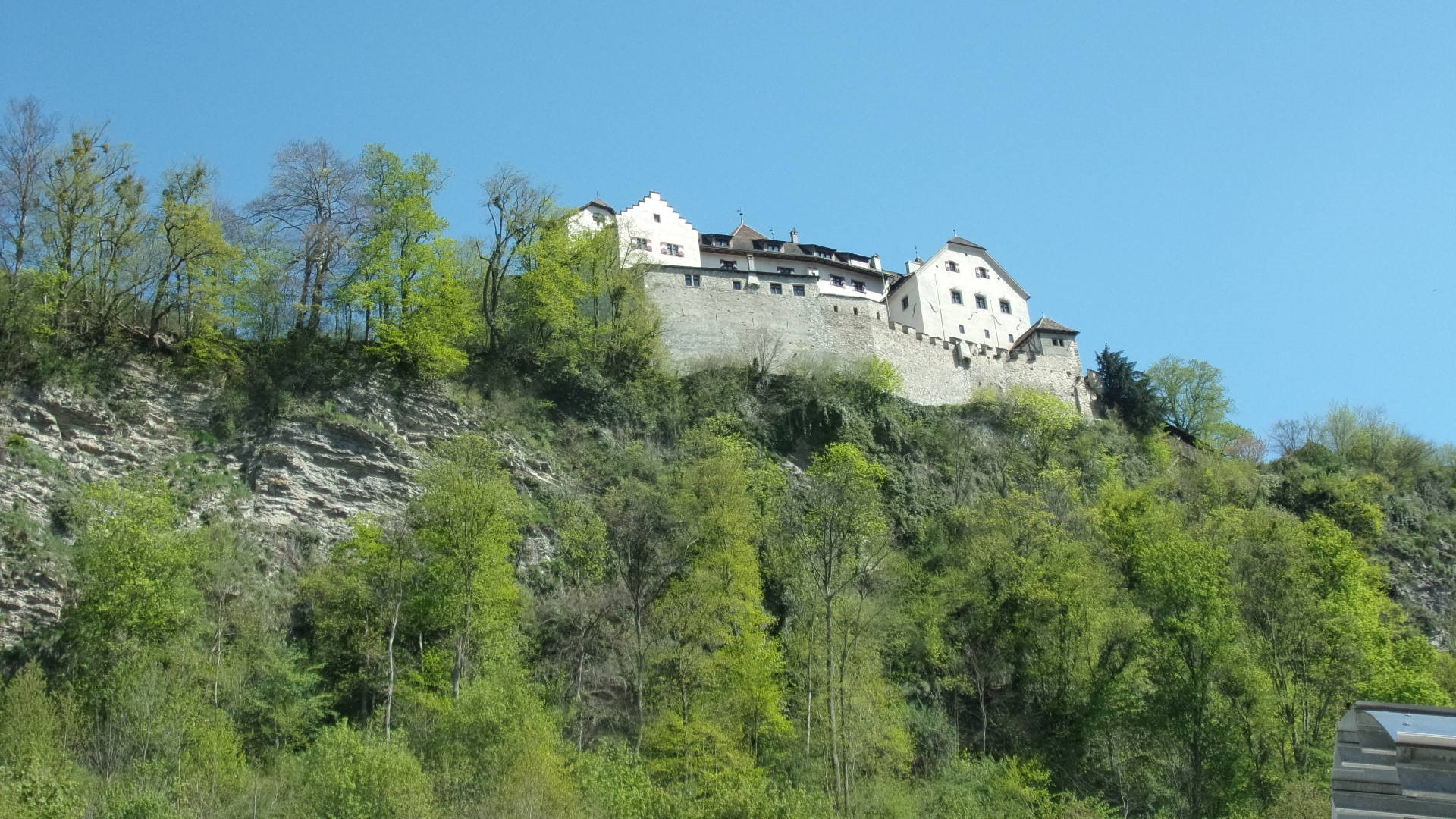 Замок князей Лихтенштейн в столицеВадуц