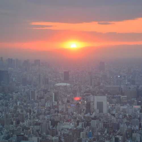 Закат над Токио