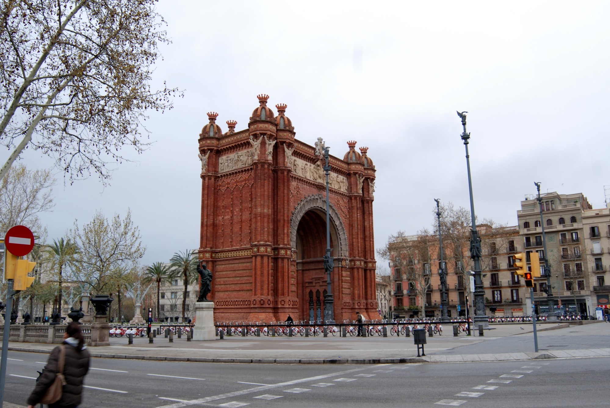 Барселона, Тріумфальна арка
