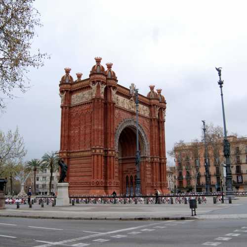 Барселона, Тріумфальна арка
