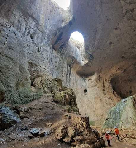 Вот именно из-за этих отверстий в форме разреза глаз пещера и получила второе название — Глаза Бога, и была провозглашена природной достопремечательностью. <br/>
Она входит в список 100 национальных туристических объектов Болгарии.