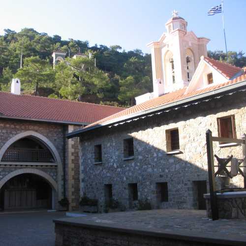 Монастырь Кикос.