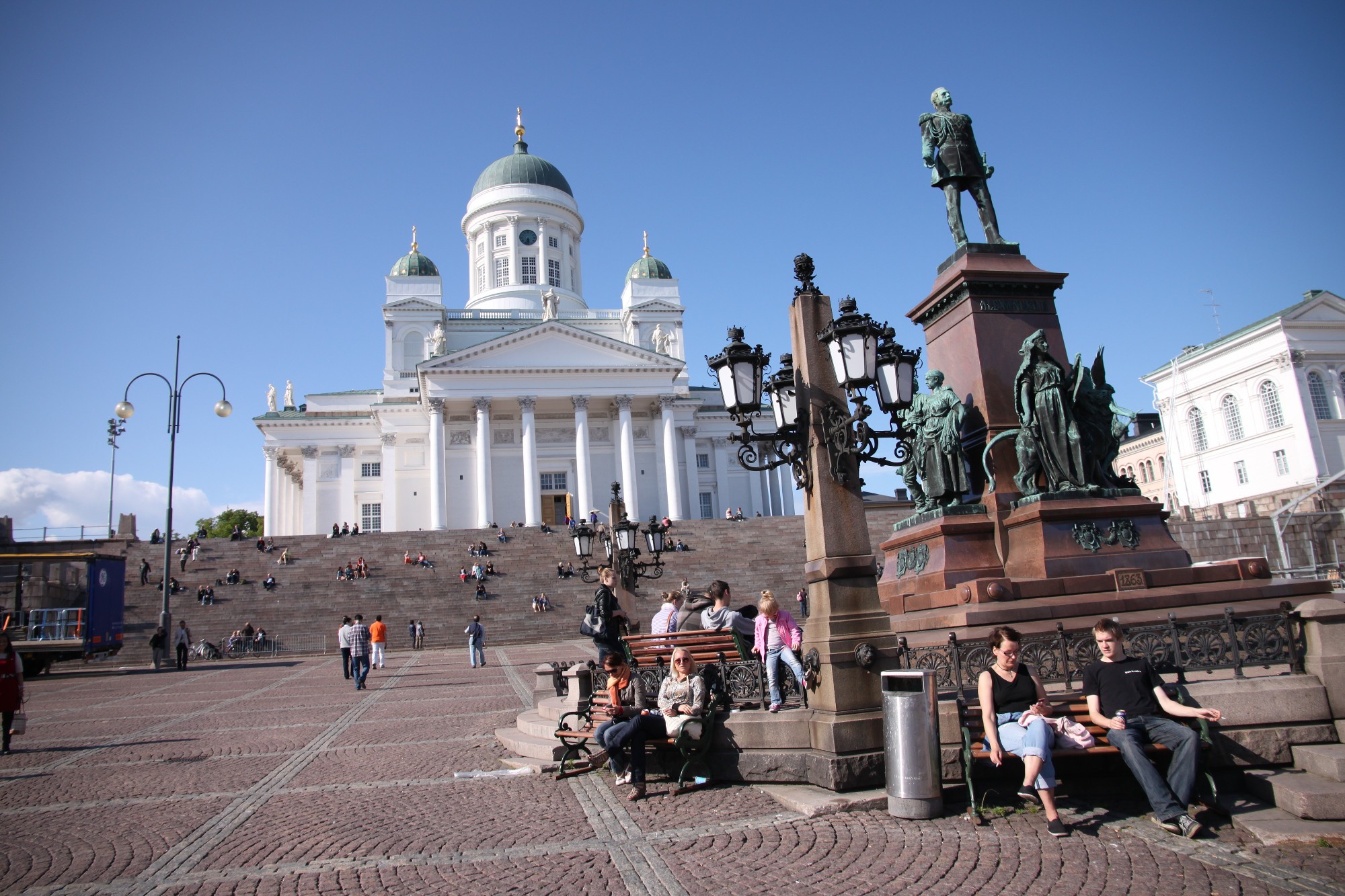 Сенатская площадь и собор Святого Николая (г. Хельсинки)