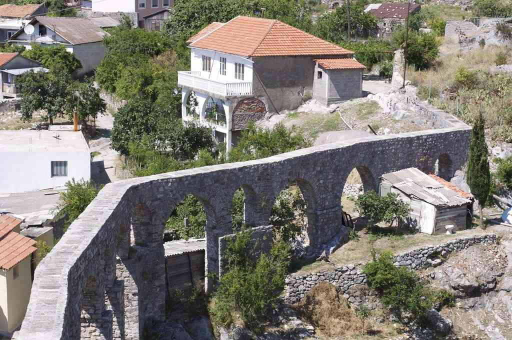 Акведук Старого Бара
