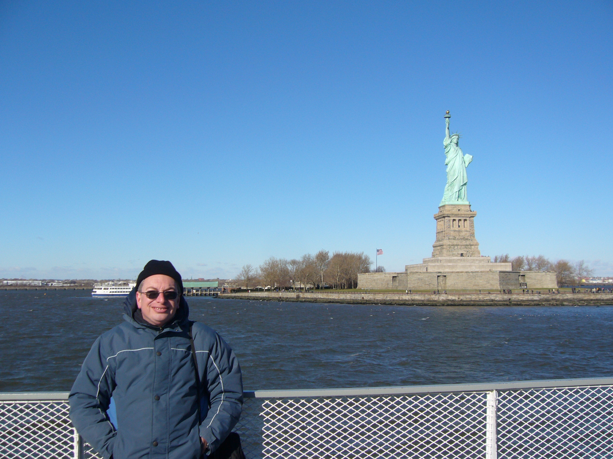 Нью Йорк, у статуи Свободы