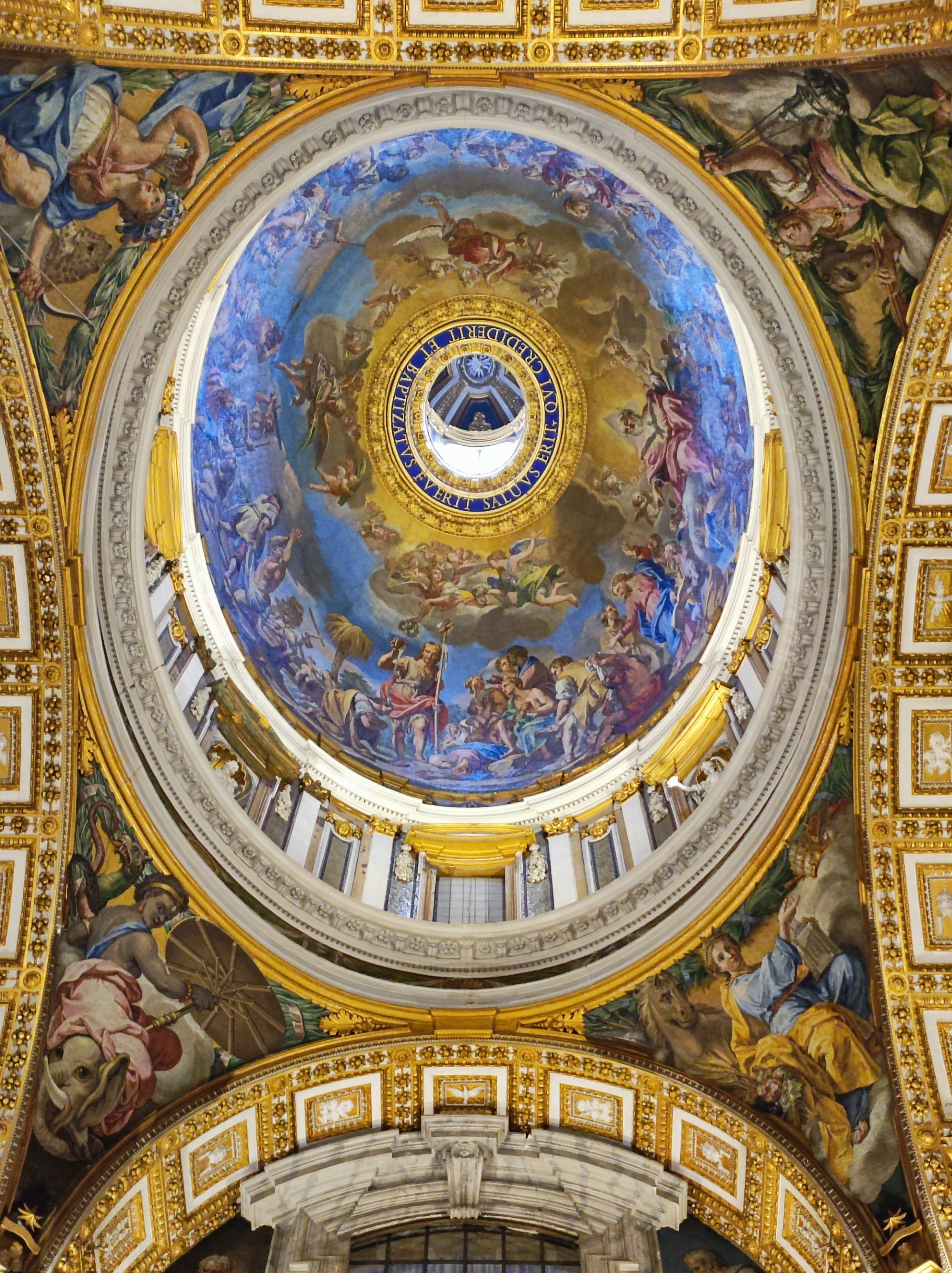 Один из куполов Базилики святого Петра
