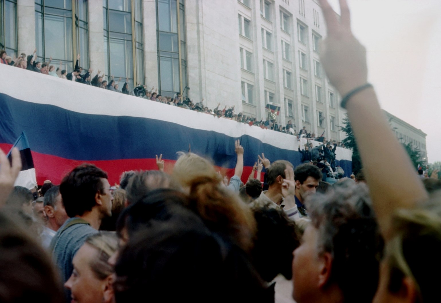 Начало новой России. Митинг у Белого дома 22 августа 1991 года.