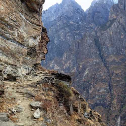 Ущелье Прыгающего Тигра, China