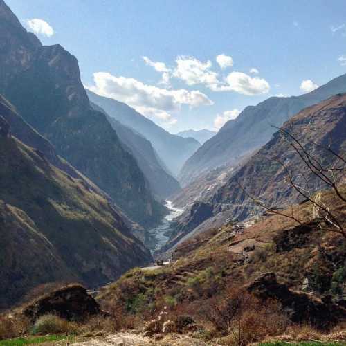 Ущелье Прыгающего Тигра, China