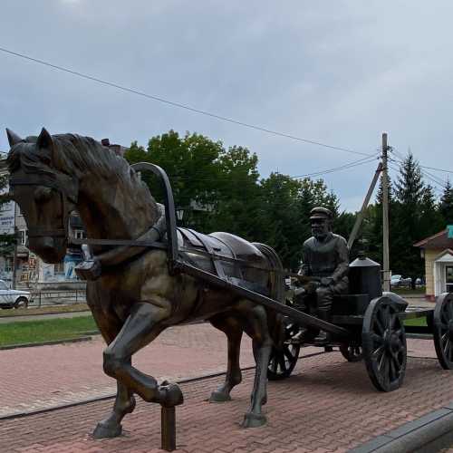 Памятник первым переселенцам, Russia