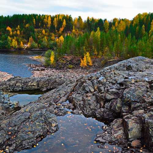 Вулкан Гирвас, Россия