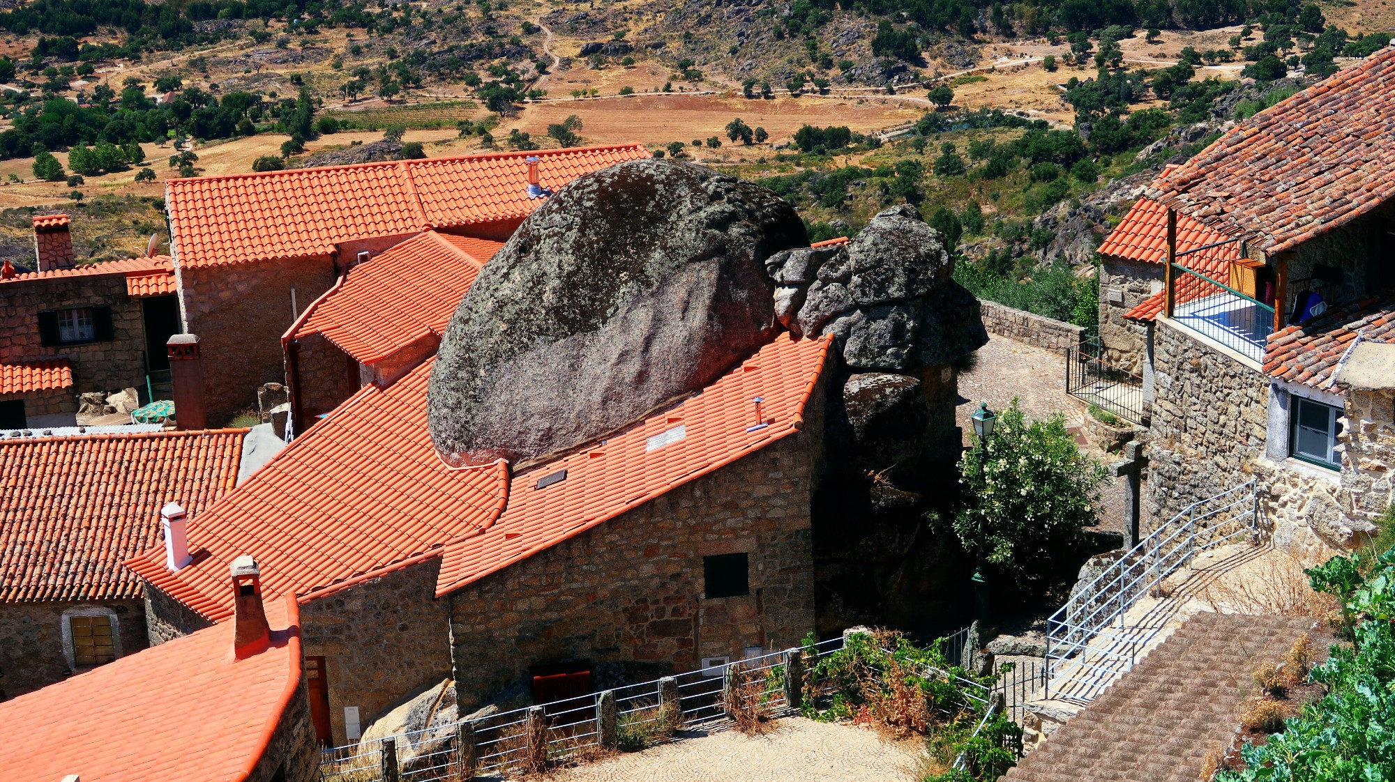 Monsantu, Portugal