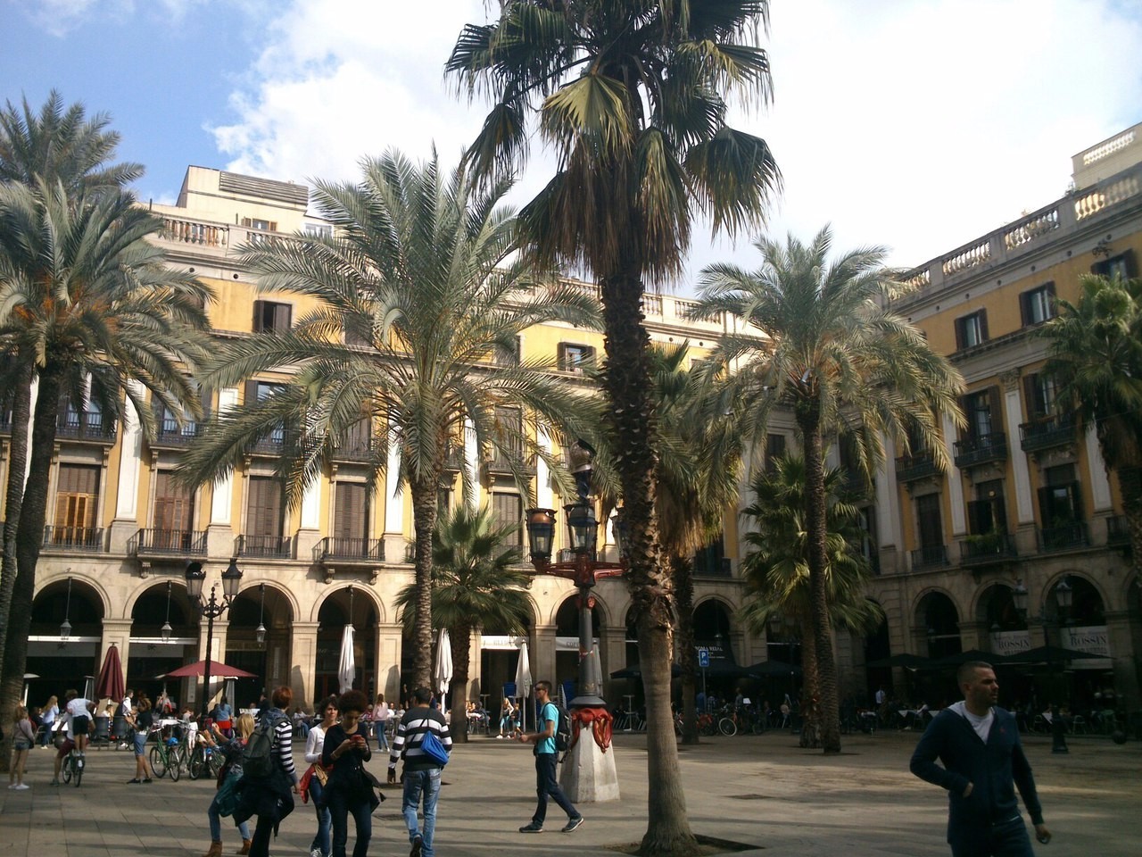 Королевская площадь, Барселона