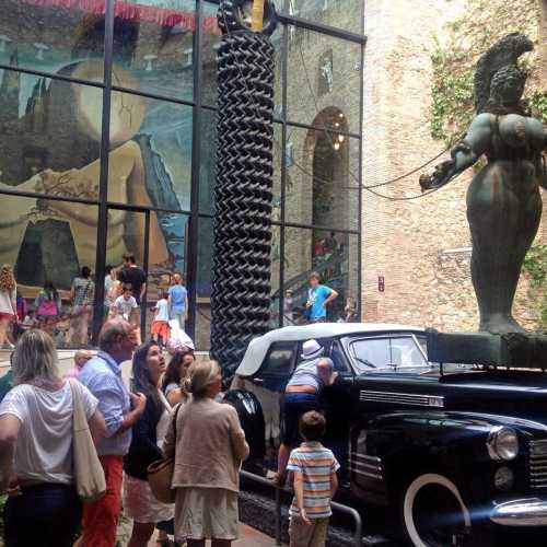 Teatre-Museu Gala Salvador Dalí, Figueres